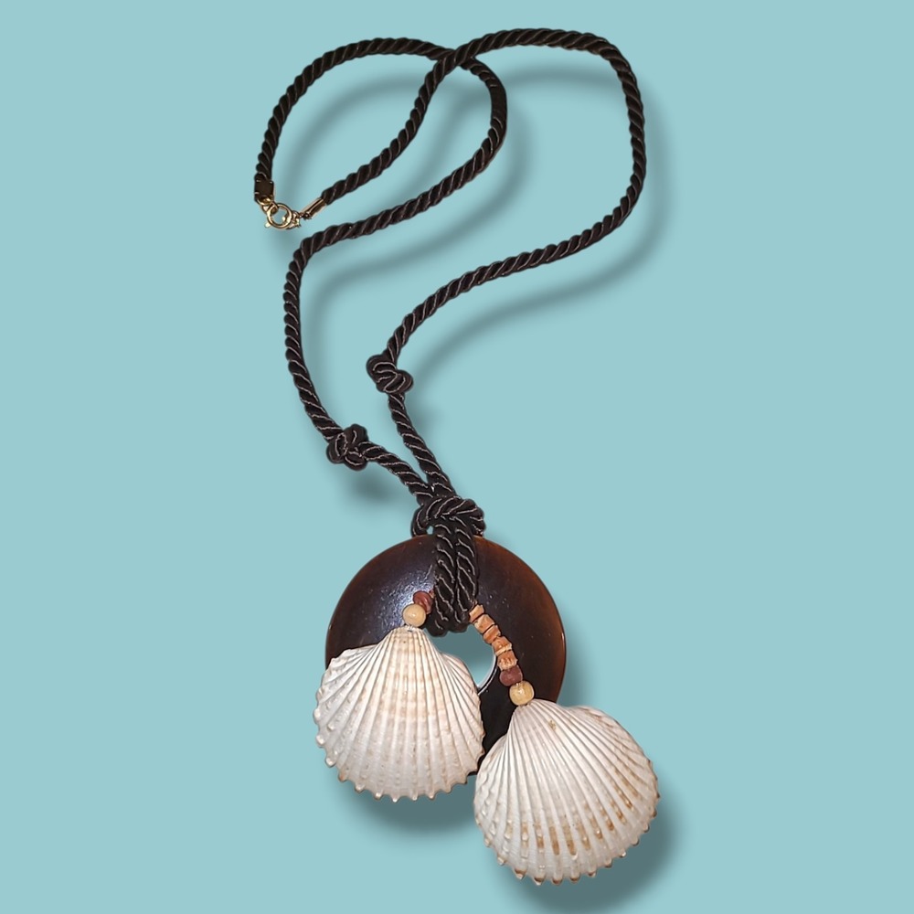 Vintage Shell Pendant Necklace Brown Rope Cord Beach Coastal‎ Boho 90s 24in